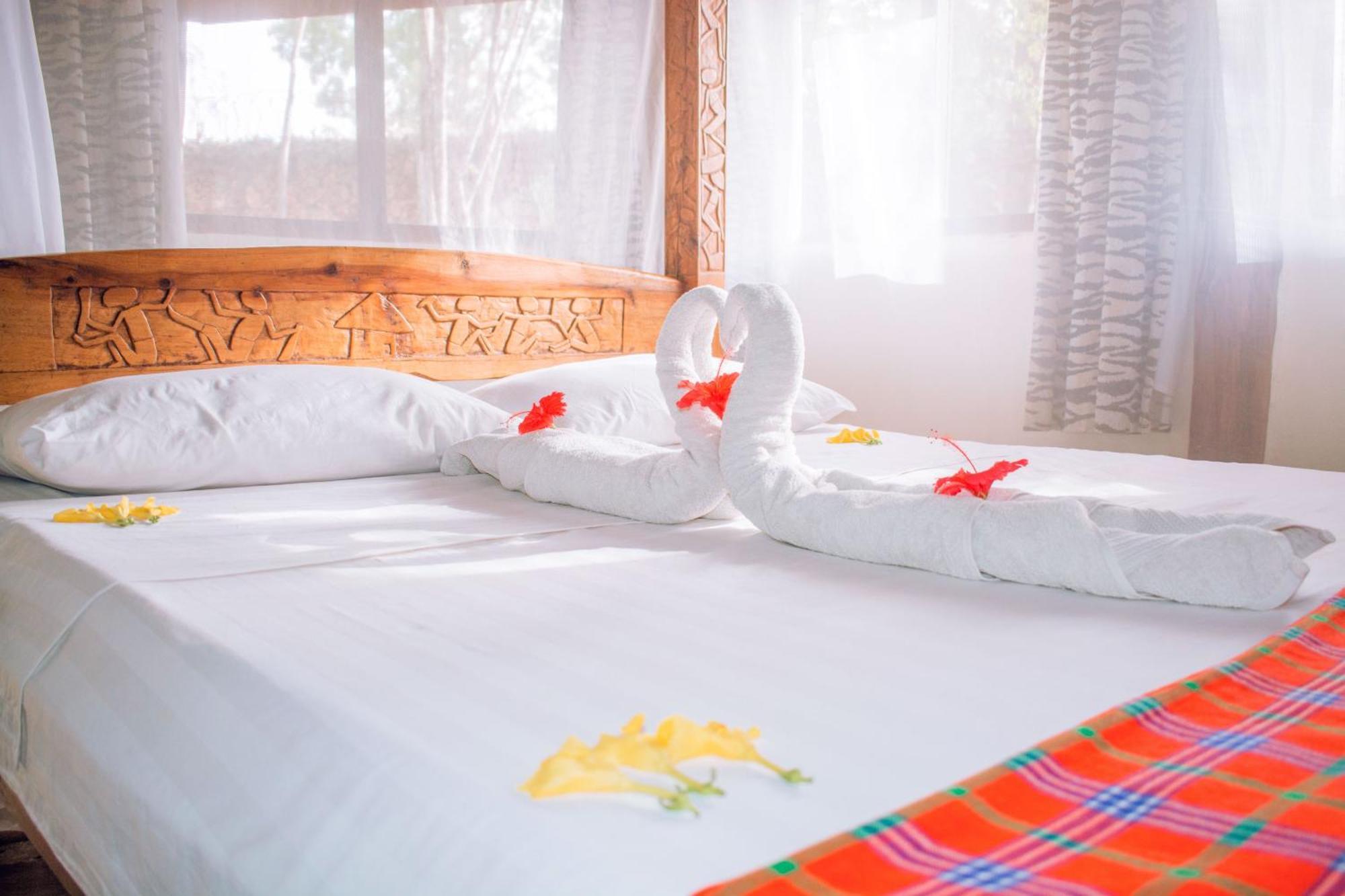Kijani Cottages In Diani Diani Beach Kültér fotó
